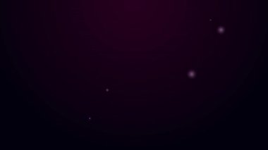 Parlayan neon hattı Ortaçağ kılıç ikonu siyah arka planda izole edildi. Ortaçağ silahı. 4K Video hareketli grafik canlandırması