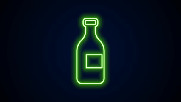 Línea de neón brillante Icono de botella de vino aislado sobre fondo negro. Animación gráfica de vídeo 4K — Vídeo de stock