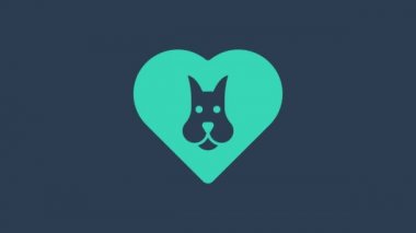 Mavi arka planda köpek ikonu olan turkuaz kalp. Yüreğindeki evcil hayvan pençesi. Hayvanlara sevgiler. 4K Video hareketli grafik canlandırması