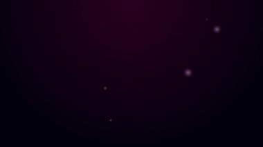 Siyah arka planda isim etiketi ve kemik plağı ikonu olan parlak neon çizgili köpek tasması. Evcil hayvan malzemeleri. Kedi köpek bakımı. Evcil köpek zincirleri. 4K Video hareketli grafik canlandırması