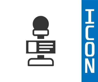 Beyaz arka planda gri mikrofon simgesi izole edildi. Radyodaki mikrofondan. Sözcü işareti. Vektör