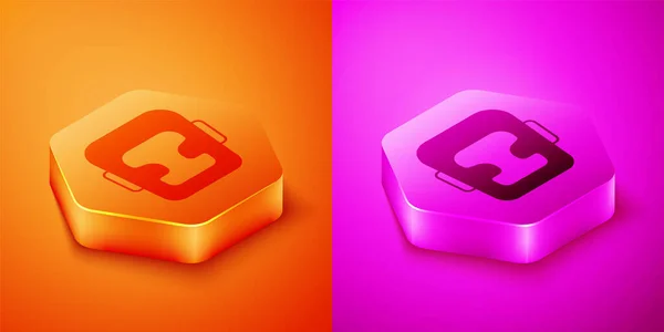 Isométrique icône de casque de boxe isolé sur fond orange et rose. Bouton hexagonal. Vecteur — Image vectorielle