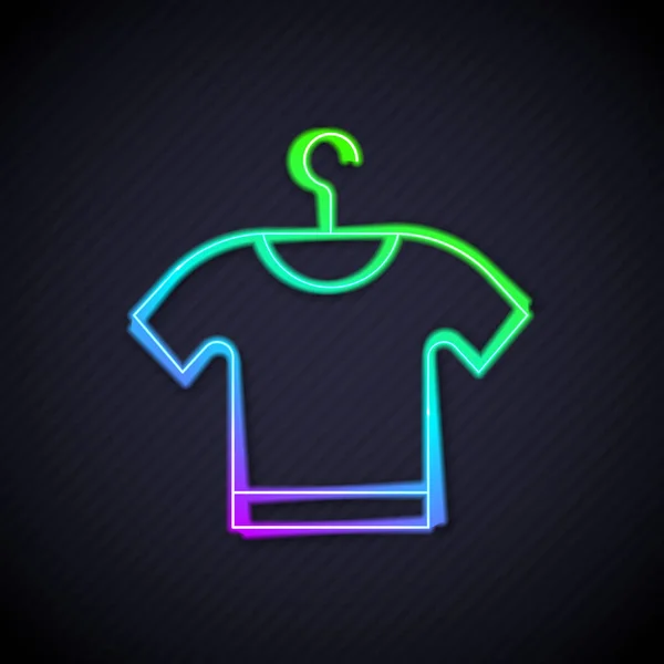Brilhante ícone de t-shirt de linha de néon isolado no fundo preto. Vetor — Vetor de Stock