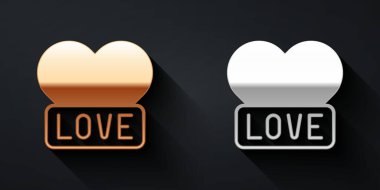 Altın ve gümüş kalp simgesi siyah arkaplanda izole edilmiş. Romantik sembol, bağlanma, tutku ve düğün. Sevgililer günün kutlu olsun. Uzun gölge tarzı. Vektör