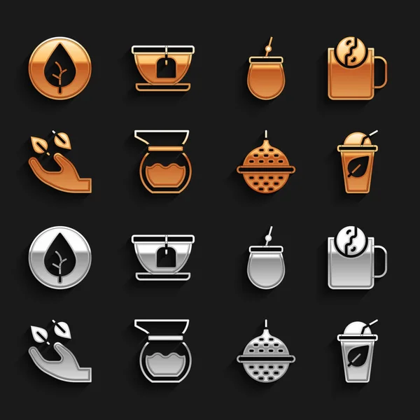 Set bule, tempo, xícara de chá com folha, filtro de bola, mão, companheiro, e ícone de saco. Vetor —  Vetores de Stock
