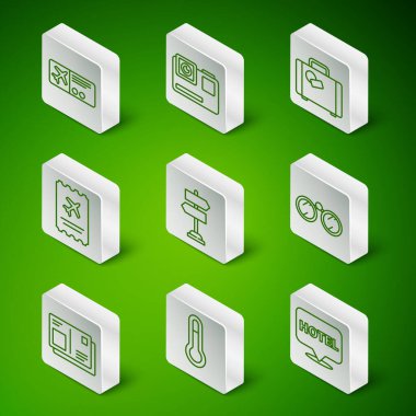 Hat konumu oteli, Meteoroloji termometresi, uçak bileti, trafik levhası, aksiyon ekstrem kamerası, vize damgalı pasaport ve dürbün simgesi. Vektör