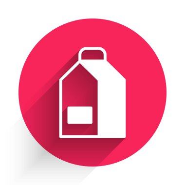 Süt simgesi için beyaz kağıt paketi uzun gölge arkaplanlı izole edilmiş. Süt paketi işareti. Kırmızı daire düğmesi. Vektör