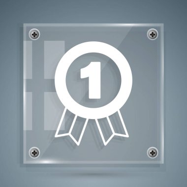 Beyaz Madalya ikonu gri arkaplanda izole edildi. Kazanan sembol. Kare cam paneller. Vektör