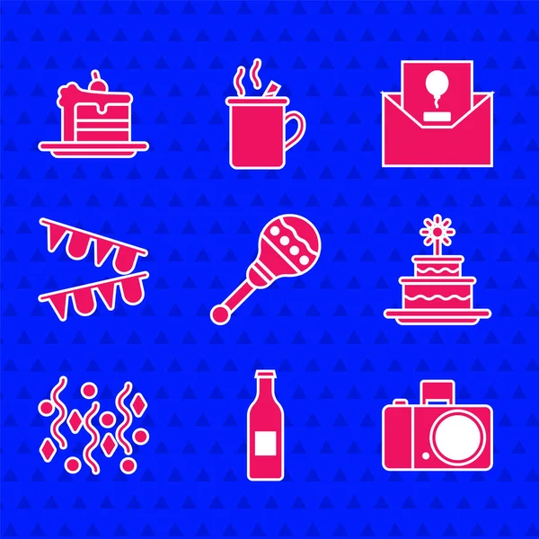 Maracas 'ı, bira şişesini, fotoğraf makinesini yanan mumlu keki, şenlik konfetisini, karnaval çelenk bayraklarını, davetiyeyi ve ikonu hazırla. Vektör