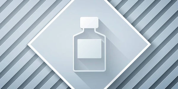Carta tagliata icona bottiglia di whisky isolato su sfondo grigio. Stile cartaceo. Vettore — Vettoriale Stock
