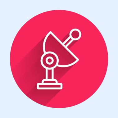 Beyaz çizgi Radar simgesi uzun gölge arkaplanı ile izole edildi. Arama sistemi. Uydu sinyali. Kırmızı daire düğmesi. Vektör.