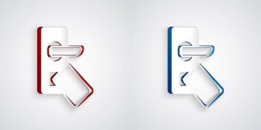 Kağıt, gri arkaplanda izole edilmiş ikonu açmak için kablosuz teknolojiyle dijital kapı kilidi açıyor. Kapı kolu tabelası. Güvenlik akıllı ev. Kağıt sanatı tarzı. Vektör.