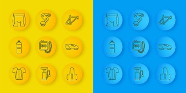 Sıralı bisiklet tişörtü, su dolu spor şişesi Stopwatch bisiklet koltuğu ayakkabı şortu çerçevesi ve Derailleur bisiklet arka ikonu. Vektör.