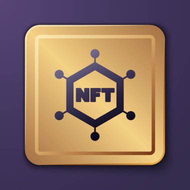 Mor NFT engelleme teknolojisi ikonu mor arkaplanda izole edilmiş. Para iadesi olmayan jeton. Dijital kripto sanat konsepti. Altın kare düğme. Vektör.