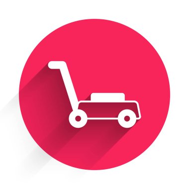 Uzun gölgeli beyaz çim biçme makinesi simgesi. Çim biçme makinesi çim biçiyor. Kırmızı daire düğmesi. Vektör.