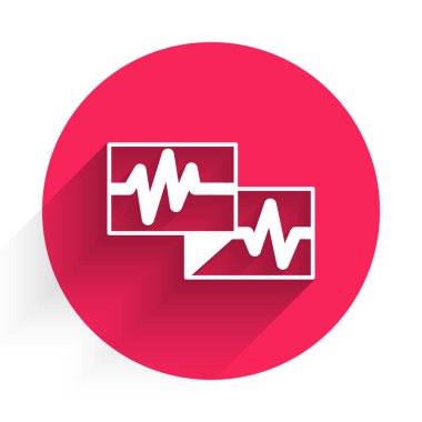 Uzun gölgeli kardiyogram ikonlu beyaz bilgisayar monitörü. Simge denetleniyor. Kalp atışı elle çizilmiş EKG monitörü. Kırmızı daire düğmesi. Vektör.