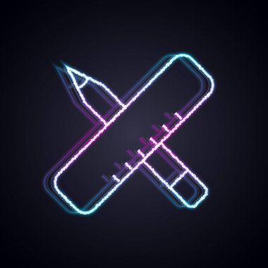 Parlayan neon çizgisi siyah arkaplanda izole edilmiş cetvel ve kalem simgesini çaprazladı. Düz sembol. Çizim ve eğitim araçları. Vektör.