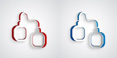 Kağıt kesiği kelepçe simgesi gri arka planda izole edilmiş. Kağıt sanatı tarzı. Vektör.