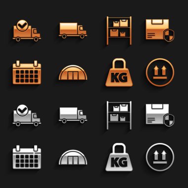 Depo teslimat güvenliğini kalkanla birlikte bu tarafa, ağırlık takvimi kamyon kontrol işaretine ve kargo aracı simgesine ayarlayın. Vektör.