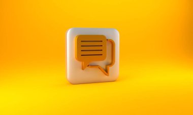 Sarı arkaplanda altın renkli konuşma balonu sohbet simgesi izole edildi. İleti simgesi. İletişim ya da yorum sohbet sembolü. Gümüş kare düğme. 3 Boyutlu resimleme.