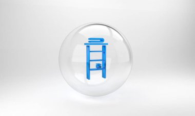 Havlular için rafları olan mavi banyo rafı gri arka planda izole edilmiş ikon. Banyo içi için mobilya. Cam daire düğmesi. 3 Boyutlu resimleme.