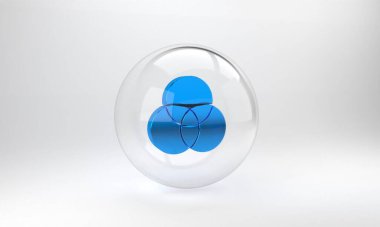 Mavi RGB ve CMYK renk karıştırma simgesi gri arkaplanda izole edildi. Cam daire düğmesi. 3 Boyutlu resimleme.