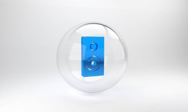Mavi Stereo hoparlörü gri arkaplanda izole edildi. Ses sistemi hoparlörleri. Müzik ikonu. Müzikal sütun hoparlörü. Cam daire düğmesi. 3 Boyutlu resimleme.
