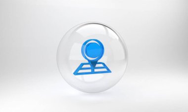 Gri arkaplanda konum belirleyici simgesi olan mavi katlı harita. Cam daire düğmesi. 3 Boyutlu resimleme.