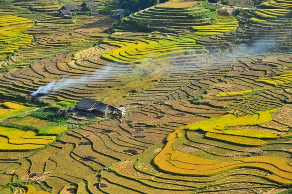 Terrass risfält och bergsutsikt, sapa, vietnam — Stockfoto