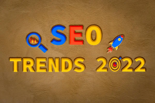 SEO, Arama Motoru optimizasyon trendleri 2022, trafik web sitesi internet teknolojisi konsepti sıralaması. Metin 