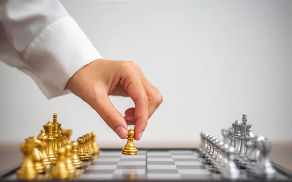 Human Hand Moving Gold Chess Figure Table Success Management Business — Fotografia de Stock