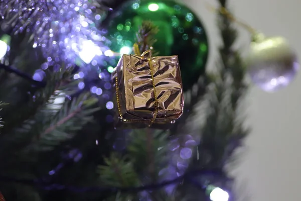 Christbaumschmuck Buntes Weihnachtsspielzeug — Stockfoto