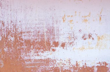 Paslı, eski, beyaz, çelik bir duvar. Grunge paslı metal arka plan. Pas lekeleri..