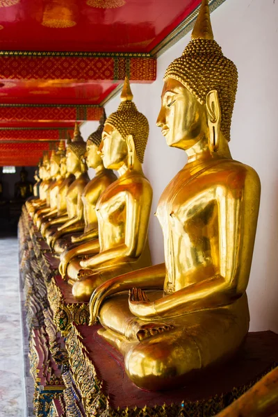 Goden Boeddha in wat pho — Stockfoto