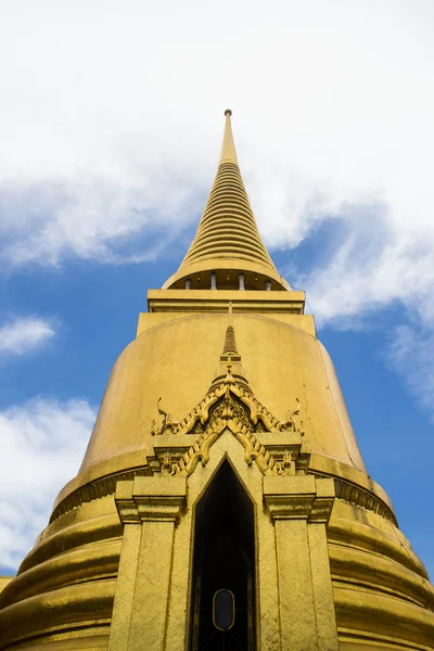 Pagode d'or à Wat phra kaew — Photo