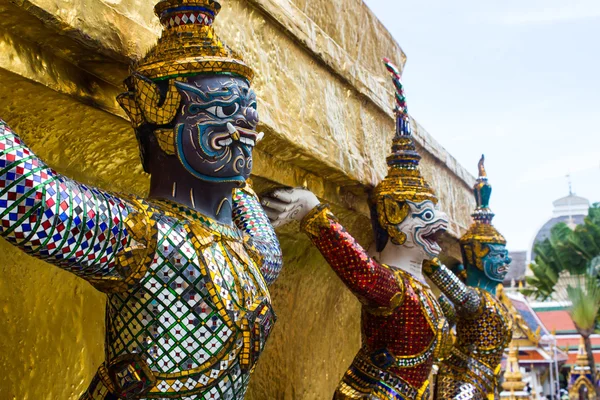 Jak standbeeld van wat phra kaew — Stockfoto