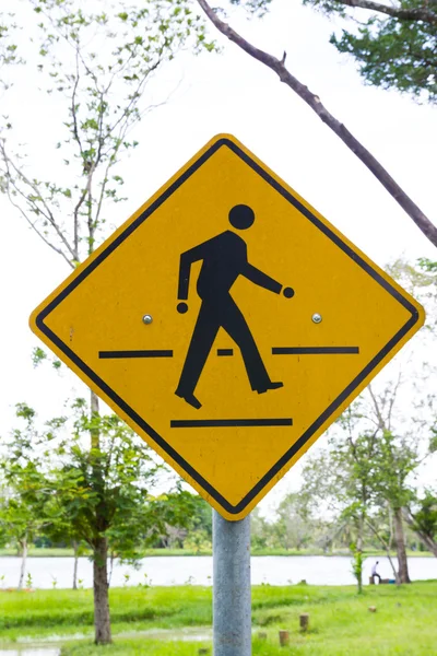 Przejście dla pieszych znak z mężczyzną — Zdjęcie stockowe