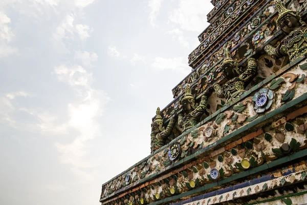 Estatua en Wat Arun —  Fotos de Stock