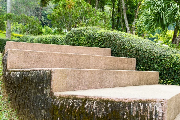 Rock trap in mae fah luang garden — Stockfoto