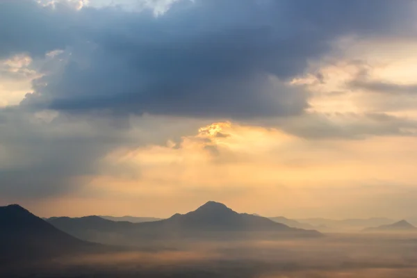 Mist over the mountains — Stock Photo, Image