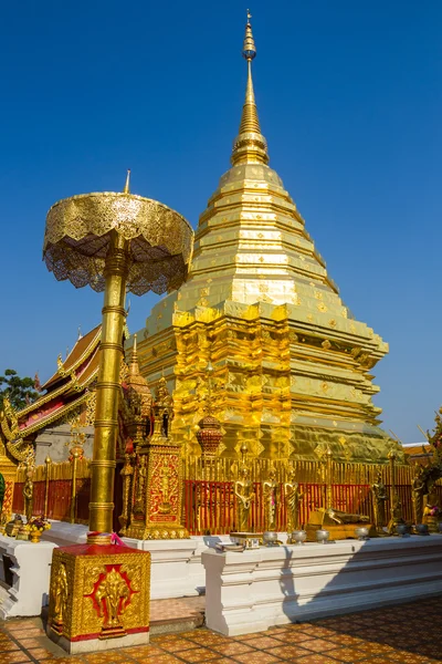 Altın pagoda ne Phra Doi Suthep — Stok fotoğraf