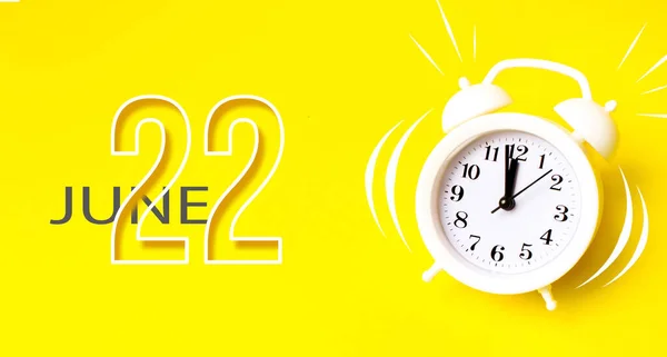 June 22Nd Day Month Calendar Date White Alarm Clock Calendar — Stock Photo, Image