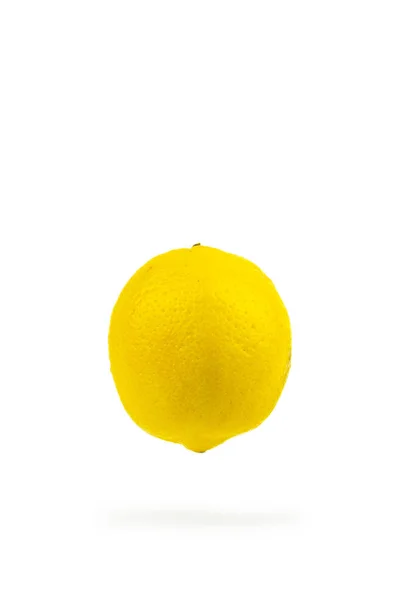 Owoce Cytryny Powietrzu Białym Tle Minimalna Koncepcja Cytrusów Witamina — Zdjęcie stockowe