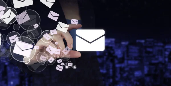 Posílám Maily Objemná Pošta Ruka Držet Digitální Hologram Mail Sms — Stock fotografie