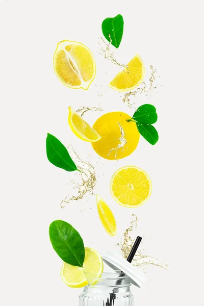 Tropische Bio Zitronenfrucht Der Flasche Mit Stroh Zitrusfrüchten Vitamin Zitronenscheiben — Stockfoto