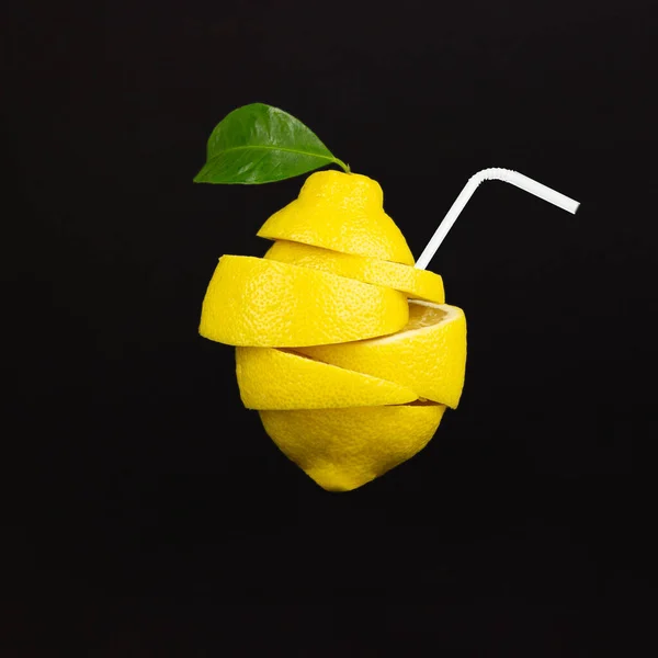 Leichtfertige Früchte Schweben Der Luft Erfrischendes Limonade Konzept Ernährungslevitation Oder — Stockfoto