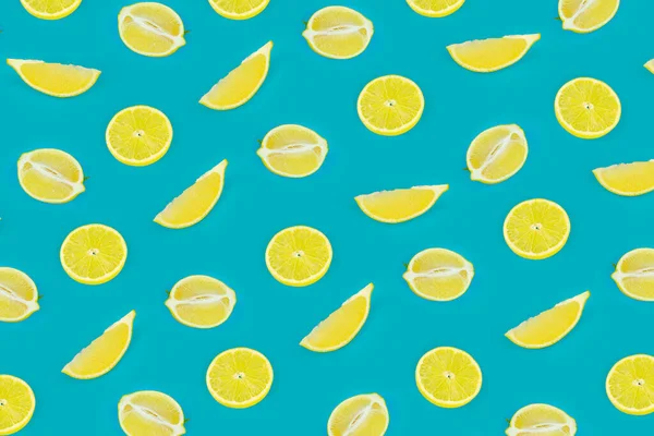 Patrón Sin Costuras Frutas Rodajas Limón Sobre Fondo Azul Vivo — Foto de Stock