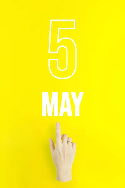 May 5Th Day Month Calendar Date Hand Finger Pointing Calendar — Foto de Stock