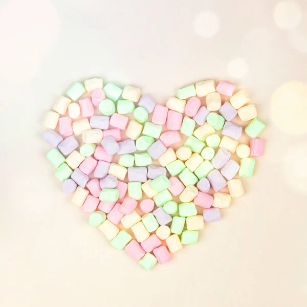 Valentine Concept Beauty Marshmallow Heart Shaped Pastel Background Glowing Bokeh — Fotografia de Stock