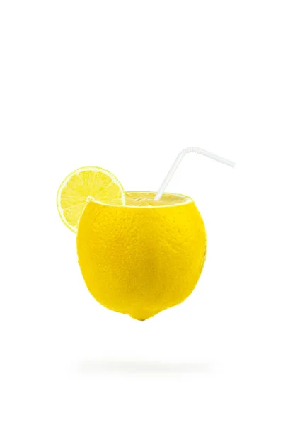 Leere Zitronenfrucht Cocktail Schwebt Der Luft Erfrischendes Limonade Konzept Levitation — Stockfoto